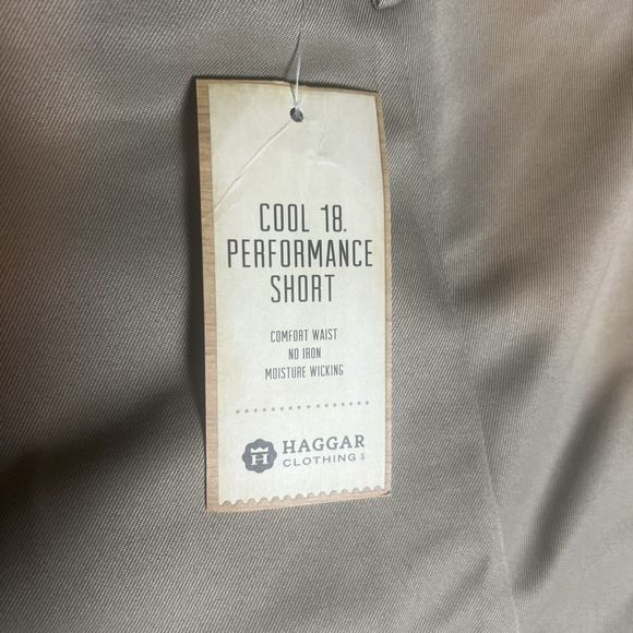 NWT HAGGAR 10.5" Cool 18 Khaki Shorts Sz 50 Performance No Iron Moisture Wicking - Picture 4 of 4